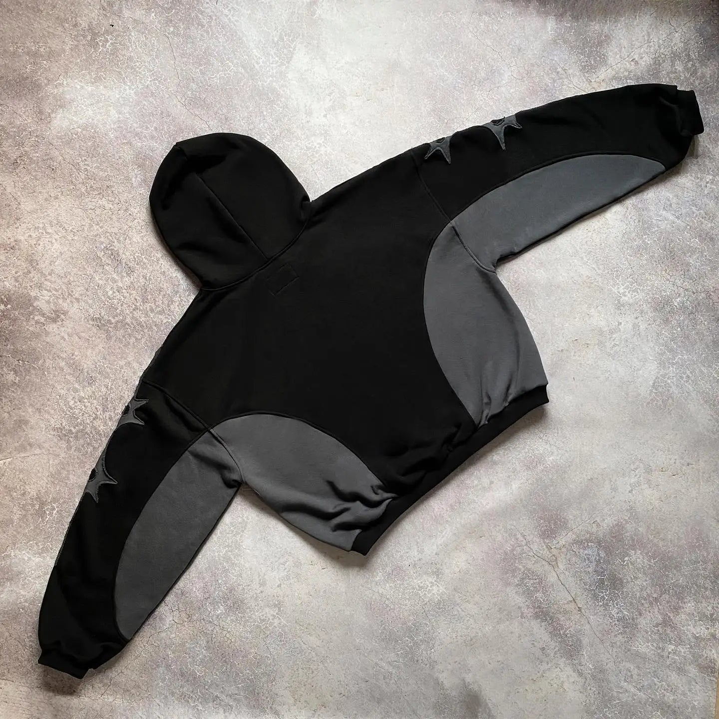 Gothic Retro Embroidery Pattern Black And Gray Stitching Oversized Hoodie Men's Y2K New Harajuku Hip-hop Sweatshirt Street Wear